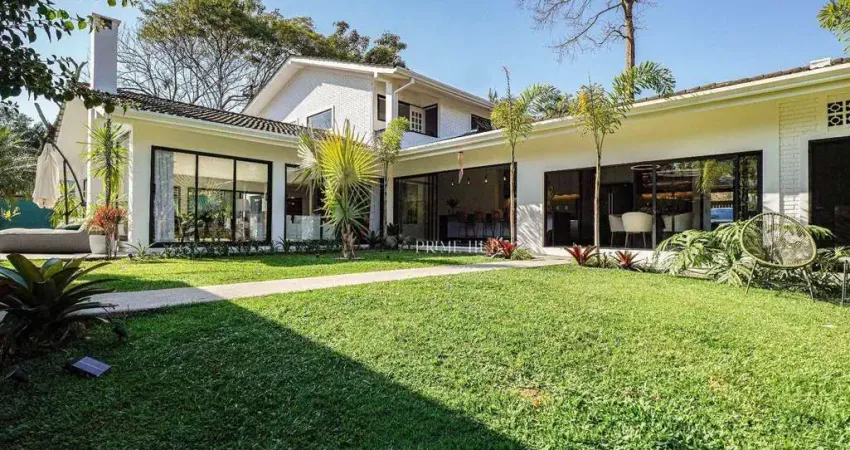 Casa reformada e encantadora com jardim privativo na granja viana