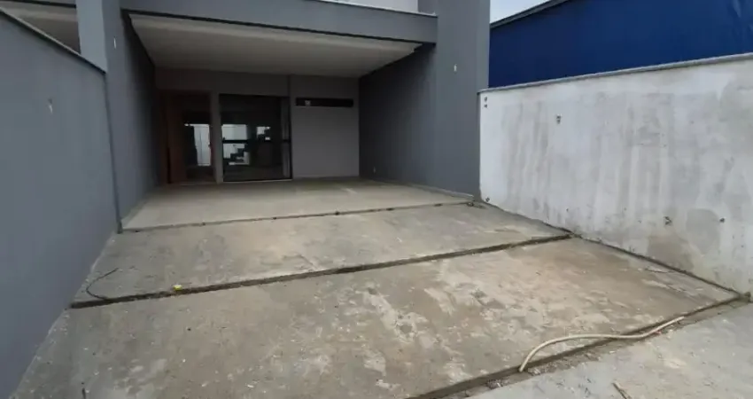 Luxuoso sobrado c/166m2/1suíte c/26m2 + 2dorm/2vagas/6mtabertura/amplo terreno nos fundos/ costa e silva - joinville - sc