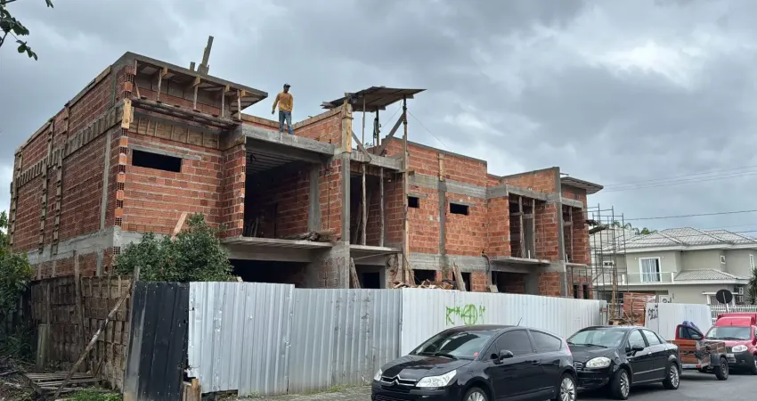 Sobrado alto padrão construtivo/ 1 suíte 14m2 + c/closet 7m2 + 2dorm / banheiro social + 1 lavabo/ 2vagas,6mts abertura livre