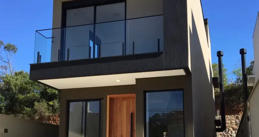 Casa com 3 dormitorios, sendo um suite e uma demi suite no saco grande em florianopolis.