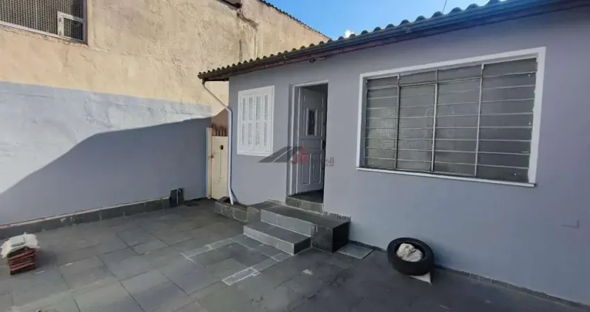 Casa de quintal compartilhado para alugar na vila santa catarina