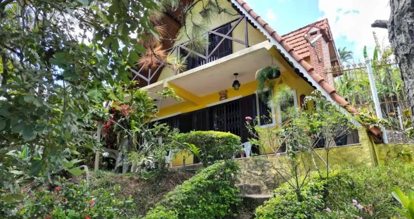 Vendo chalé aconchegante no bairro lagoinha em miguel pereira - rj
