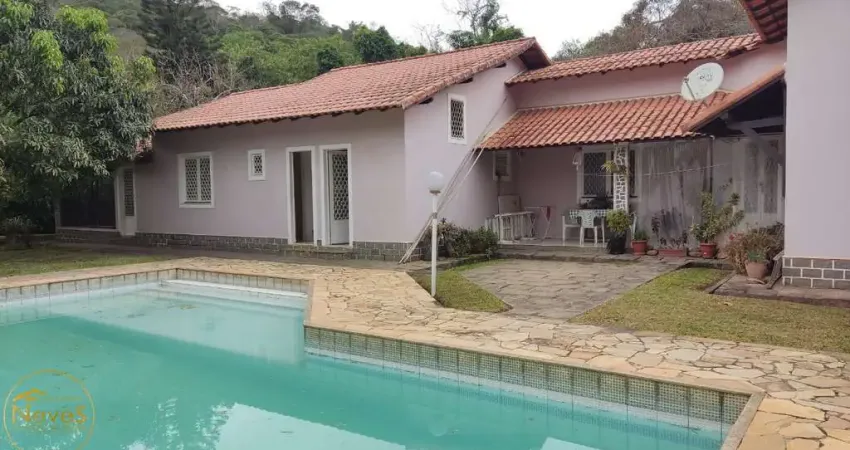 Vendo casa no bairro estância aleluia em miguel pereira - rj.