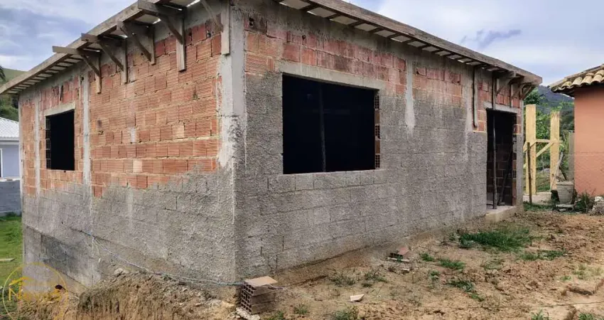 Vendo casa em construção no bairro maravilha em paty do alferes - rj