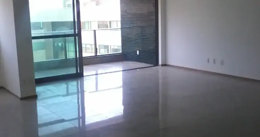Apartamento 3 suítes, 177m², localizado ao lado da praia de boa viagem
