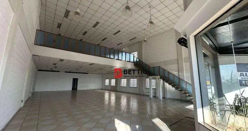 Salão com mezanino para locação, 6 vagas fixas e quintal - itaici - indaiatuba/sp