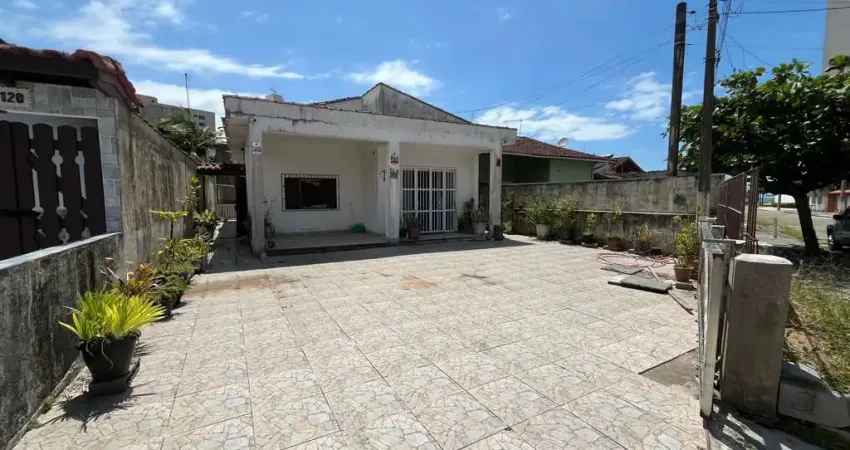 Casa 3 dormitórios para Venda em Mongaguá, Balneario Santa Eugenia, 3 dormitórios, 1 suíte, 2 banheiros, 4 vagas
