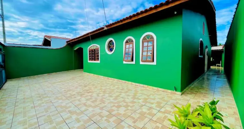 Casas 3 e 4 Quartos para Venda em Mongaguá, Vila Anhanguera, 3 dormitórios, 2 suítes, 4 banheiros, 3 vagas