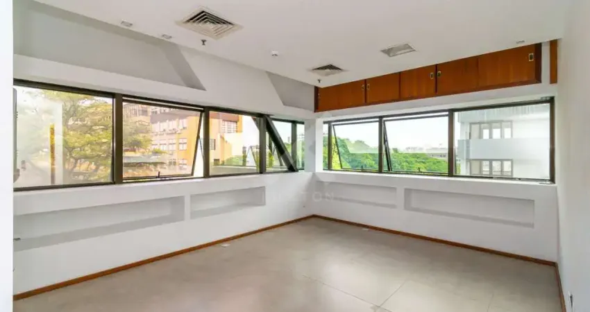 Sala comercial à venda na Avenida Cristóvão Colombo, 2834, São João, Porto Alegre