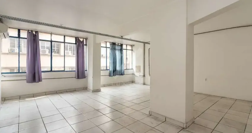 Sala comercial para alugar na Rua Coronel Vicente, 382, Centro Histórico, Porto Alegre