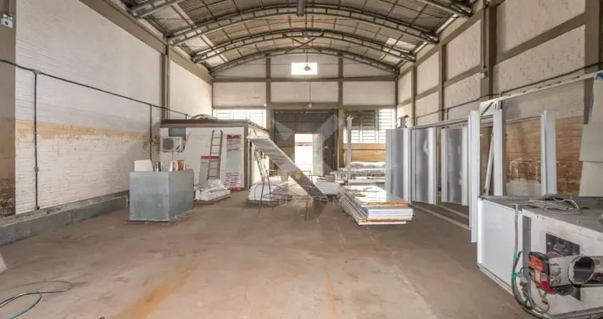 Barracão / Galpão / Depósito para alugar na Rua Ângelo Dourado, 240, Anchieta, Porto Alegre