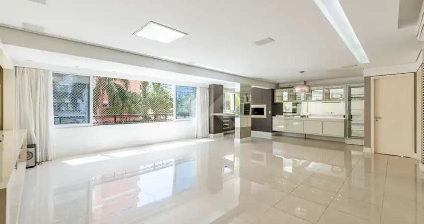 Apartamento com 3 quartos à venda na Avenida Túlio de Rose, 400, Jardim Europa, Porto Alegre