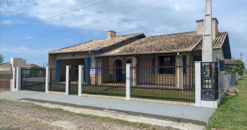 Casa á venda com 3 dormitórios na bela torres em passo de torres/sc