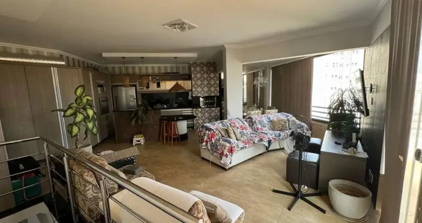 Cobertura duplex a venda no condomínio ed. coral gables no bairro centro.