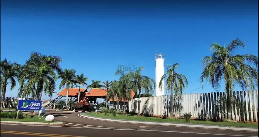 Terreno a venda no condomínio condomínio porto das águas em porecatu