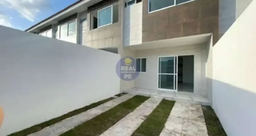 Casa duplex individual em bairro novo com 3 quartos sendo 1 suíte