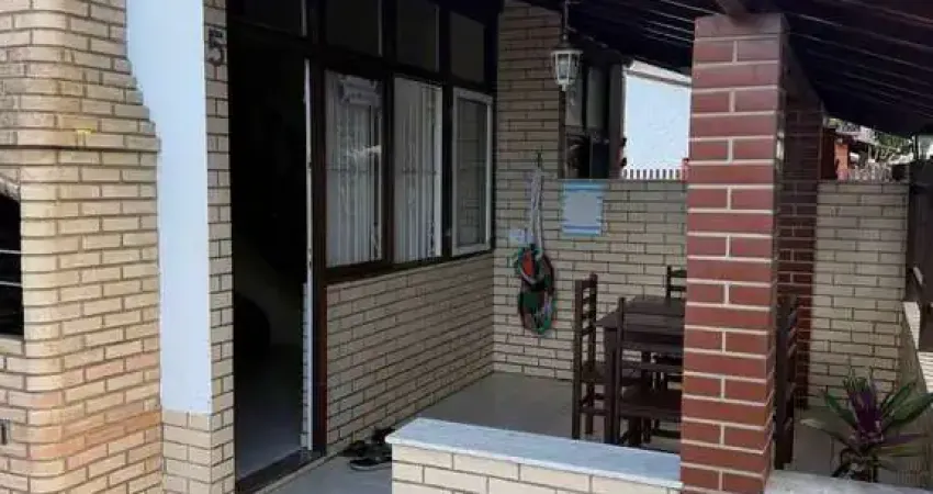 Casa em Condomínio no Peró – 3 Quartos, Varanda - 2 Minutos da Praia