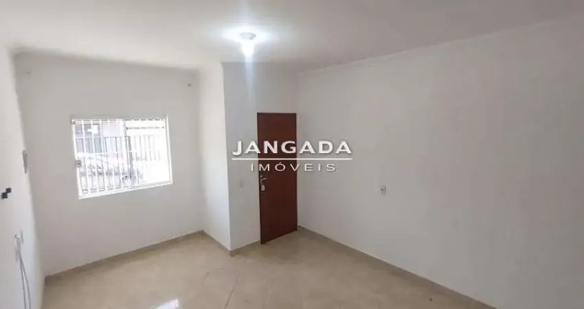 Sobrado pronto para morar em regiao completa – 2 dormitorios e quintal