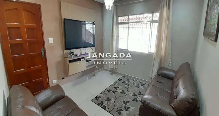 Pronto para morar! sobrado com 2 dorms, sacada com churrasqueira e vaga p/ moto