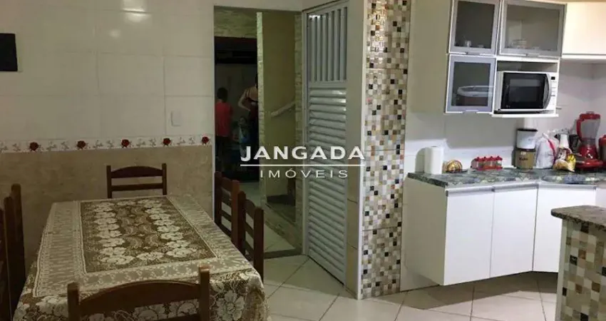 Sobrado - 02 dormitorios -800 metros praia - condominio fechado - estuda permuta