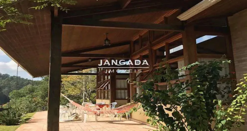 Refugio Particular: Casa Imponente Com 1.878M2 De Jardim E Vista Para Montanha!