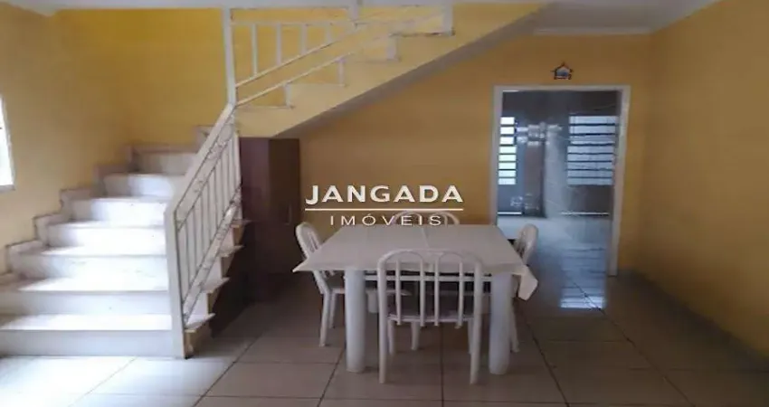 Sobrado Com Suite E Varanda Gourmet – Proximo Ao Supermercado Chama