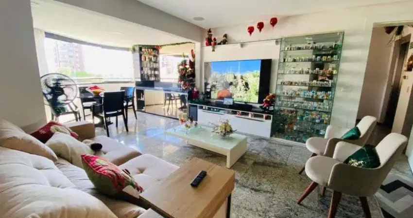 Apto no bairro cocó com 144m2 de área, 3 suítes, gabinete, móveis projetados e 3 vagas!!