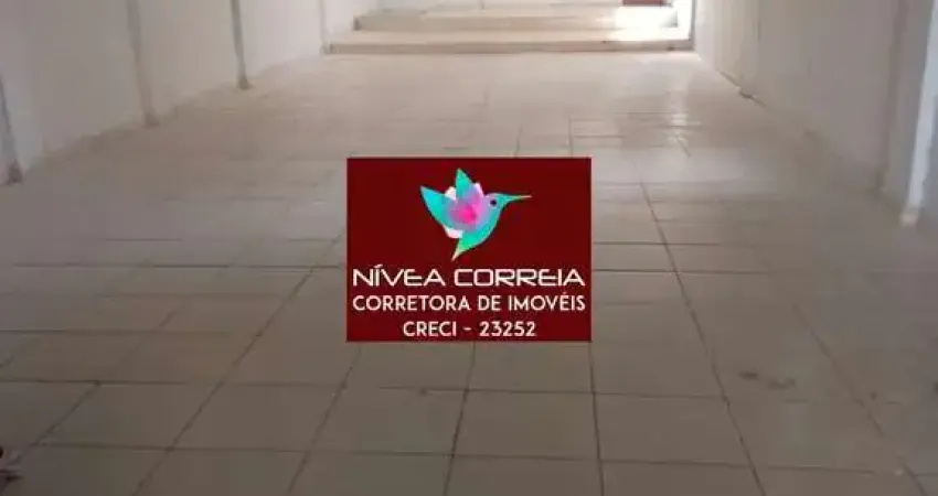 Vendo um galpão em itapuã, possui 300 metros de área construída (galpão e lage) +60 metros de terreno.