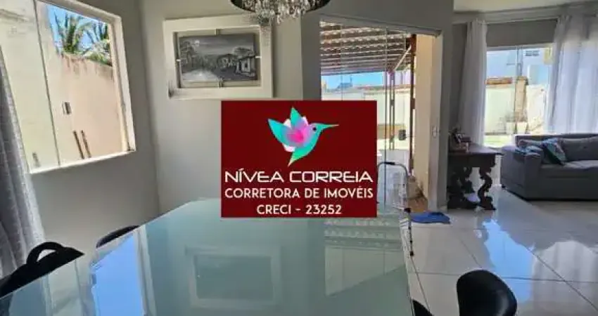 Vende-se casa duplex com 4/4 sendo uma suíte no condomínio arembepe  aquaville.
