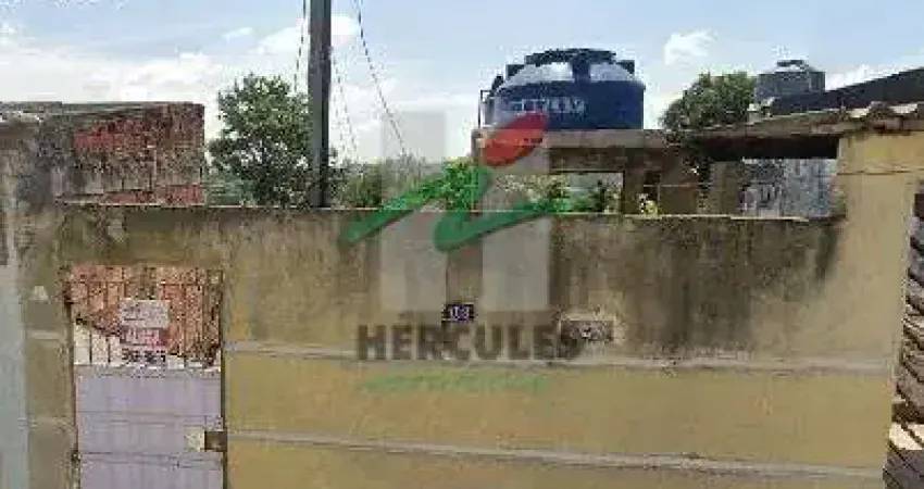 Casa semi independente    a apenas 1,5 km da estacao mendes – vila natal, garantindo mobilidade e conveniencia para o seu deslocamento!