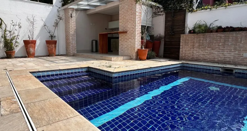 Casa alto padrão 4 suítes com piscina particular, espaço gourmet e lazer completo no condomínio