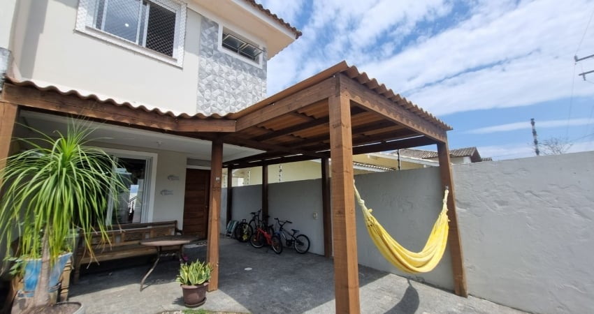 Casa com 3 dormitórios financiável no marinas do campeche com área privativa murada