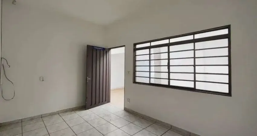 Casa p/ clínicas ou escritórios – 180m² e localização estratégica