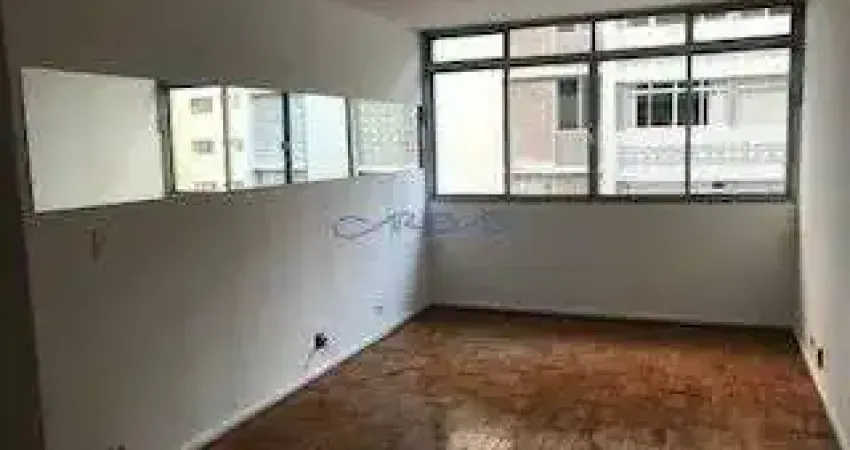 Apartamento padrão, ótima distribuição, quartos grandes , cozinha conjuagda com a área de serviço