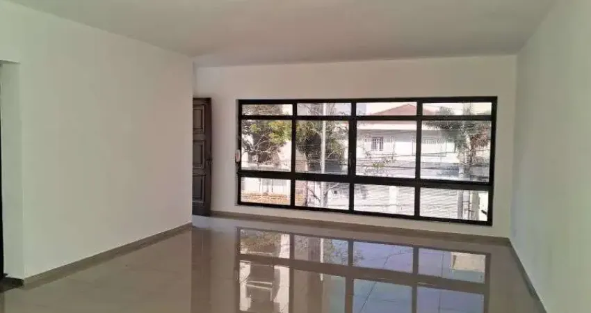 Casa com 3 quartos para alugar na Avenida Dória, Vila Alexandria, São Paulo