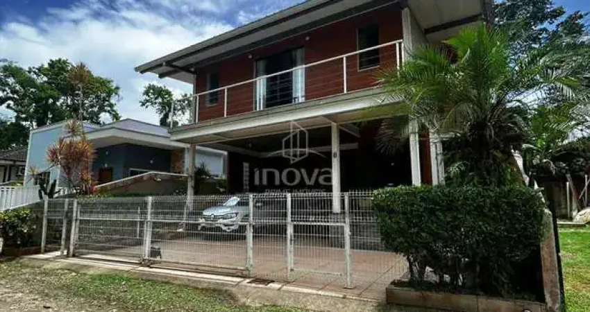 Casa de Alto Padrão em Condomínio Fechado com Marina, Santa Rita do Bracuí – Angra dos Reis/RJ