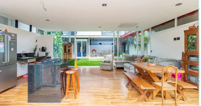 Linda casa de arquiteto a venda no brooklin, com 500m² de terreno