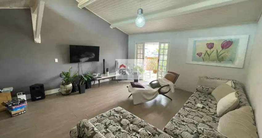 Casa de m²  3 quartos ,1 suíte, quintal, churrasqueira no parque monte alegre em taboão da serra