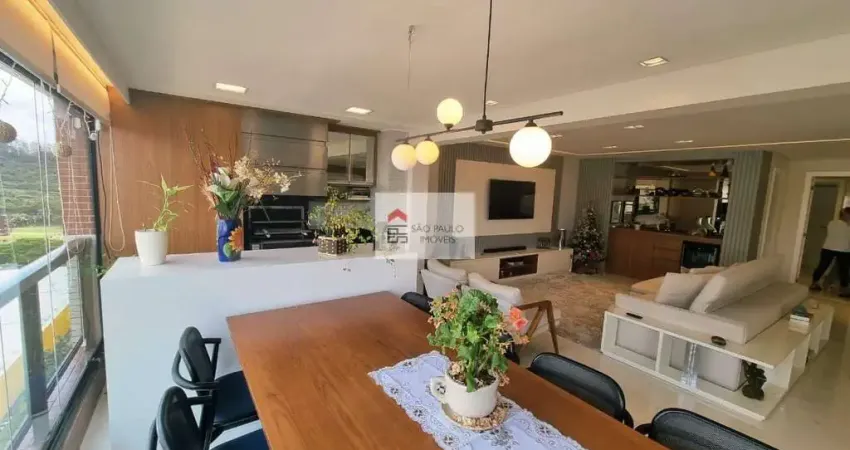 Apartamento reformado, 4 dormitórios, 3 suítes, 3 vagas de garagem e um depósito no subsolo