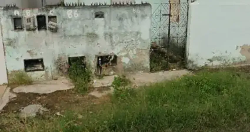 Terreno à venda no Rosa Elze, São Cristóvão