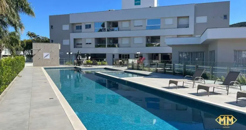 Apartamento semimobiliado com 02 dormitórios em condomínio perto da praia dos ingleses