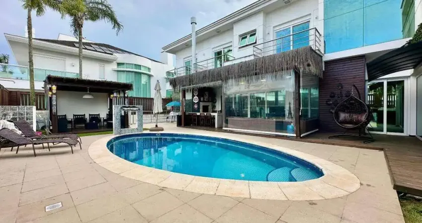 Casa disponível para à venda próximo a jurerê internacional, florianópolis, sc