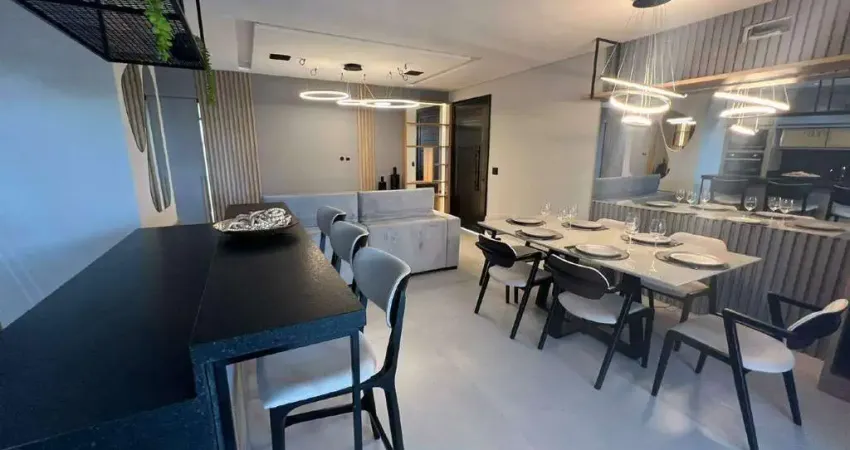 Casa com 03 suítes finamente mobiliada a venda próximo a praia da cachoeira do bom jesus.