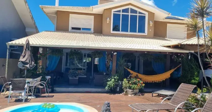 Casa grande de 4 dormitórios á venda em localização privilegiada nos ingleses