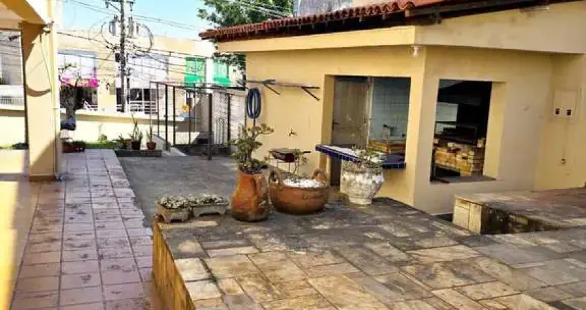 Casa comercial para alugar na Vila Paranaguá, São Paulo