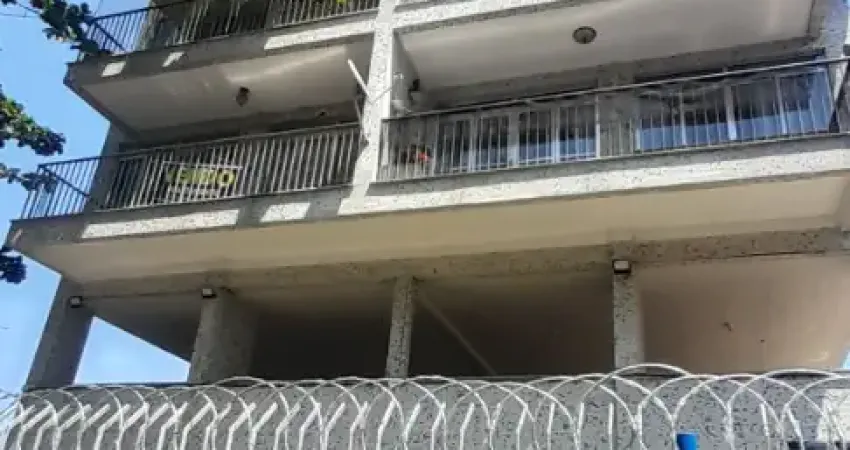 2 quartos + dependência de empregada completa - varanda - vista livre