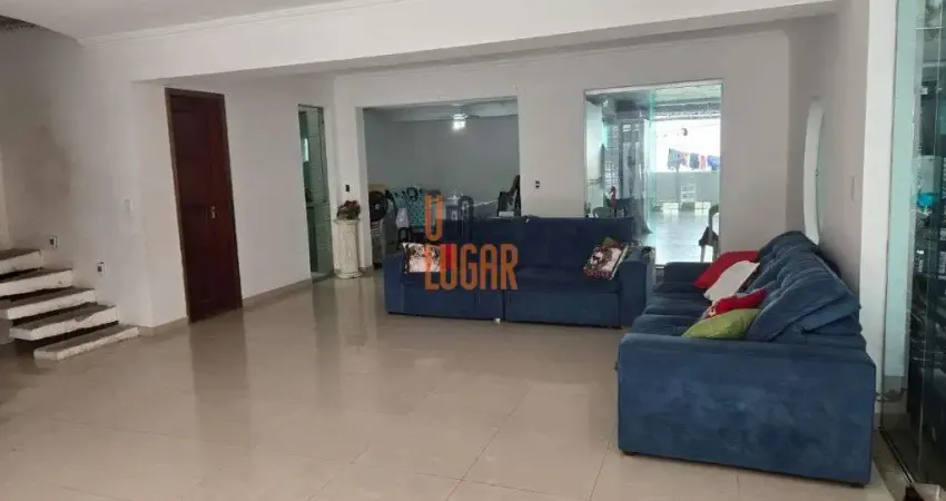 Casa de 2 pavimentos para aluguel ou venda, com 5 quartos e garagem,