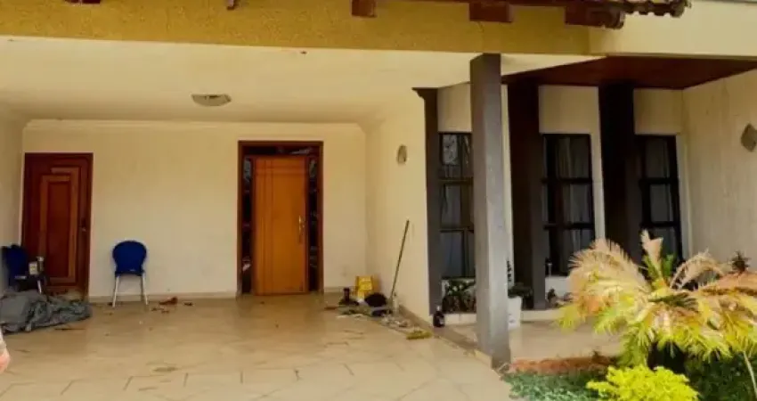 Casa com 4 quartos à venda na Avenida C205, Jardim América, Goiânia