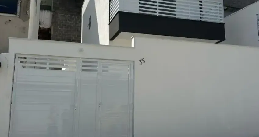 Linda casa em campo grande. 2 suítes, 2 pavimentos com rgi ! rua tranquila , excelente localização..