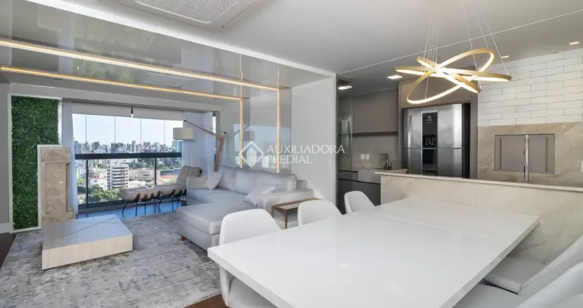 Apartamento 3 dormitórios transformado em 2 sendo 1 suíte master e o outro em escritório no bairro petrópolis